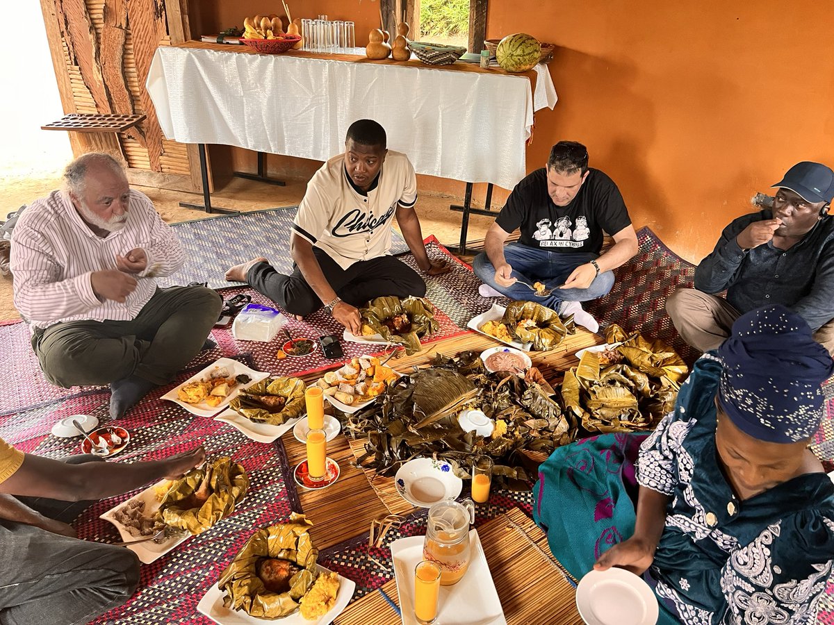 Your only permitted to move from #Olujjuliro  when everyone is done with eating.
Your are  not allowed to eat meat first  before you finish up food 😁.
How do you see visiting <a href="/EwaffeVillage/">Ewaffe Cultural Village</a> and enjoy the delicious local meals.
📸 <a href="/EwaffeVillage/">Ewaffe Cultural Village</a>