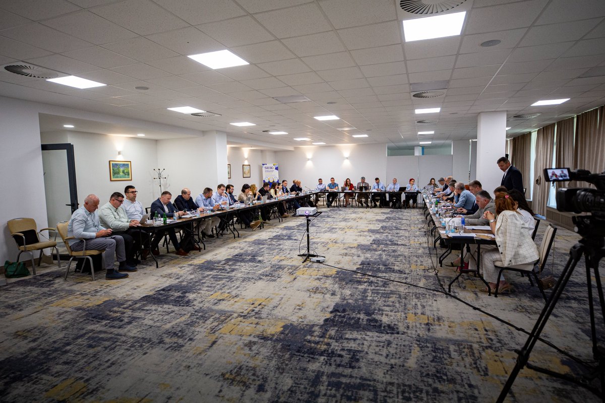 EUWB6_TCT's tweet photo. The #GreenLanes Steering Committee and the Technical Committee on #TransportFacilitation was held as a side event of the #GreenMobilitySummit.
Co-chaired by @CEFTA_ & TCT, the meeting gathered #WesternBalkans & EU MSs' representatives, further enhancing Green Lanes initiative. https://t.co/wZSoDtqPYM