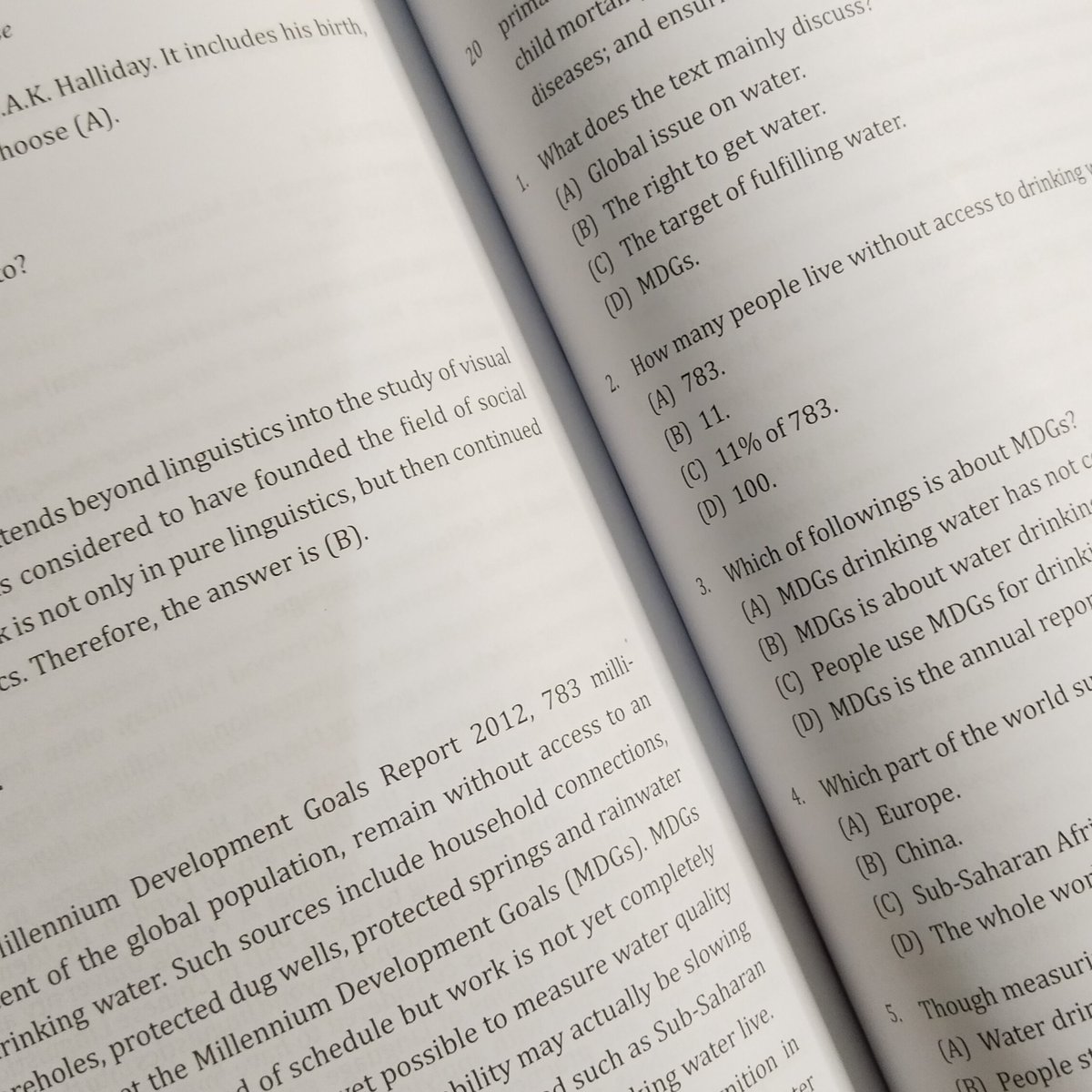 lalarizna's tweet photo. Buat para pejuang beasiswa LPDP, CPNS/BUMN, maupun sebagai syarat lulus wisuda, aku rekomendasiin untuk punya buku TOEFL Self Preparation Course ini sebagai penunjang belajar. 

Di buku ini selain berisi materi, juga ada latihan soal beserta strategi dan trik-trik mengerjakan soal TOEFL dalam waktu singkat. Bahkan di buku ini kita juga dapat free android app simulasi toefl & audio listening, dgn scan qr code di cover depan buku. 

Dengan harga yg affordable kita bisa dapet buku persiapan tes TOEFL yang lengkap dan bagus banget. Cuss co di official store untuk dapet diskon  https://t.co/l7sizwOMVb