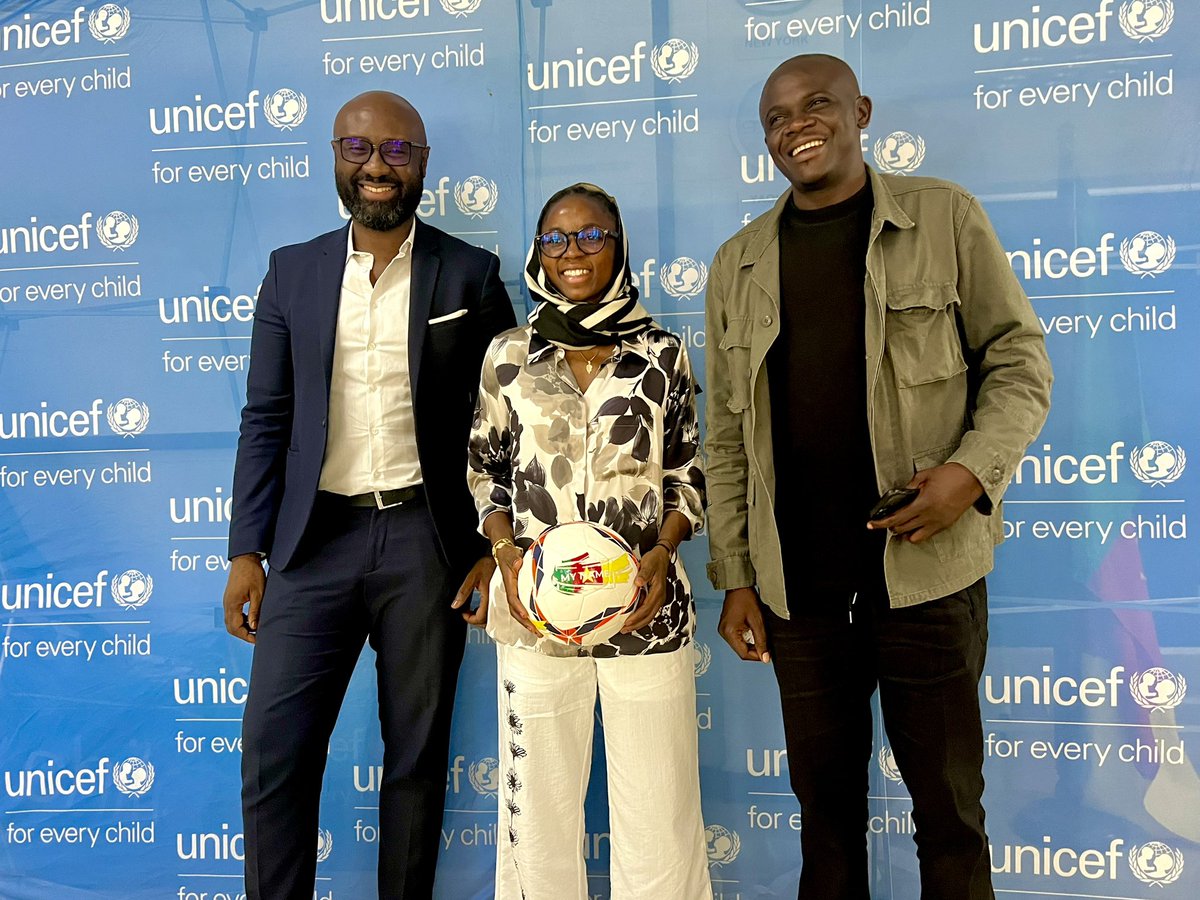 Visite à Unicef Cameroun 

Nous avons partagé un moment agréable avec le bureau Unicef Cameroun.

C'était l'occasion d'échanger sur les collaborations futures au Cameroun.

Apporter mon soutien aux enfants et leur éducation est un noble combat.
#unicefcameroun
<a href="/unicefcameroon/">UNICEF Cameroon</a>