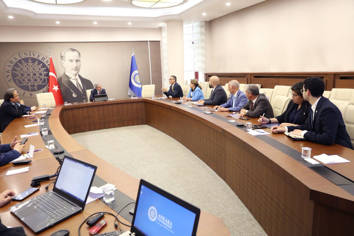necdetunuvar's tweet photo. Azerbaycan Milli Bilimler Akademisi Arkeoloji ve Antropoloji Enstitüsü Heyeti ile Uluslararası Kızılhaç Komitesi Üyelerine ziyaretlerinden dolayı teşekkür ediyorum. https://t.co/2h3IAKytSa