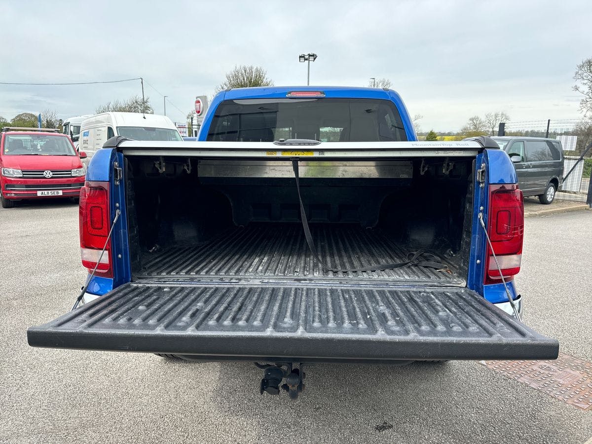 pentagonvw's tweet photo. 📢PICK-UP OF THE WEEK📢

2018 VW Amarok Highline, featuring:

💺Leather Upholstery
🚨Parking Sensors
🛞Alloy Wheels and more!

Find out more: https://t.co/P0t2MLLGGo

#PickUpOfTheWeek #UsedPickUp #VWAmarok #AmarokHighline #PentagonVW https://t.co/fC1vYBFVdH