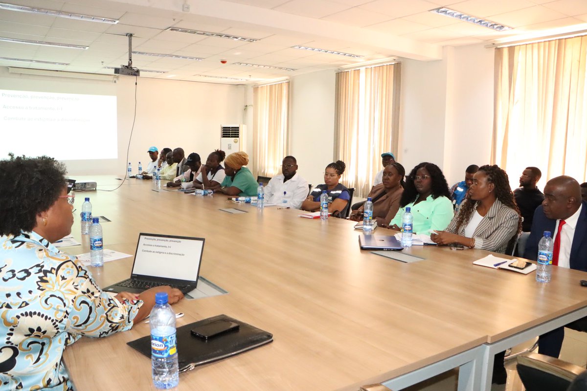 AngolaOms's tweet photo. As part of the advocacy mission in Lunda Norte, led by #INLS with the support of UNAIDS, WHO, UNHCR, UNICEF, UNFPA and civil society organizations, a meeting is being held today with the Provincial Directorate of Health to assess and identify actions to end HIV/AIDS. https://t.co/BS9p4s13Qz