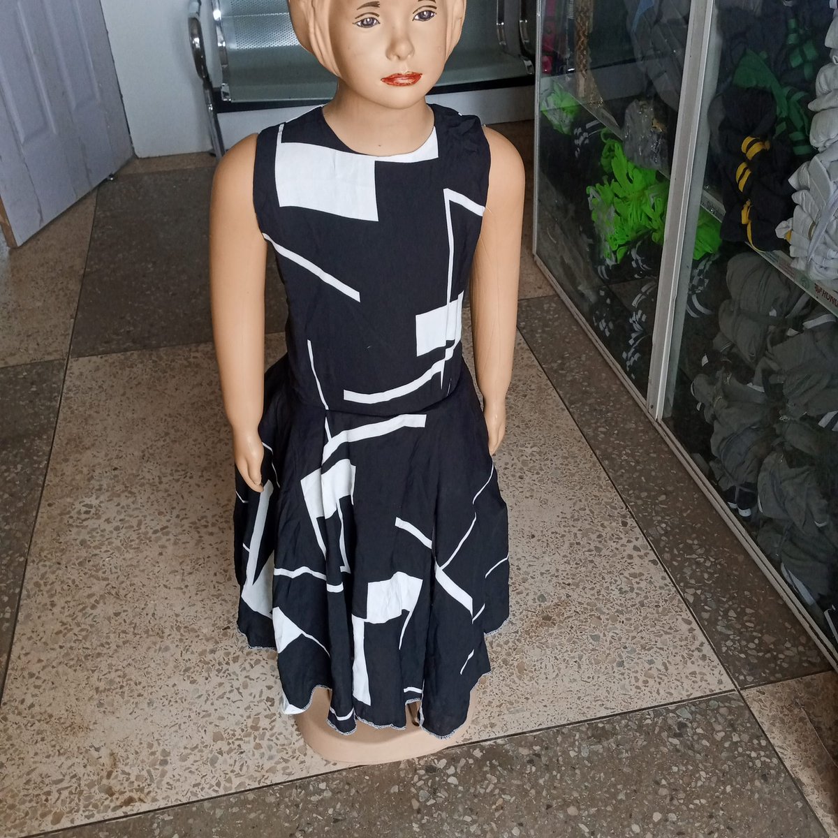 AfroAttire's tweet photo. Kiddies Ready to Wear Gowns
Handmade by Afroattire.

Visit us today.

#garmentfactory #clothingbrand #clothmaking #kiddieswears #readytowear #childrensfashion #kano #clothingbrandinkano https://t.co/qVR247KAUG