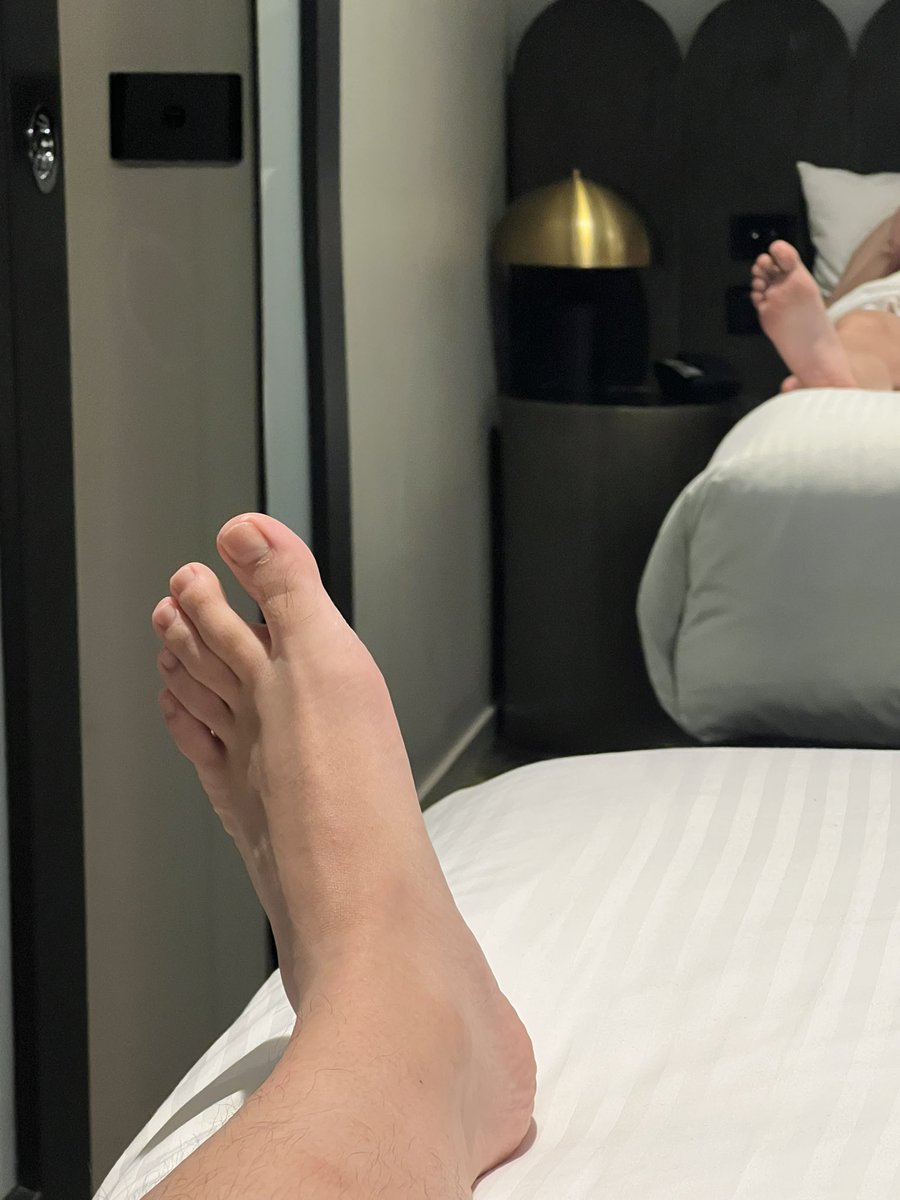 M0inSZ's tweet photo. 这酒店镜子针不戳 https://t.co/Iu0xj1ngmw