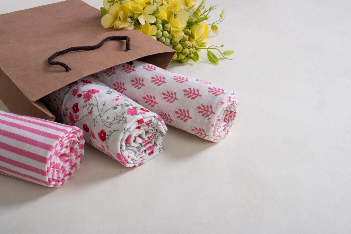 Dmaasa_'s tweet image. Fabric with a beautiful hand block printed design made from pure cotton

#dmaasa #dmaasaprint #handblock #blockprint #cotton #fabric #fashion