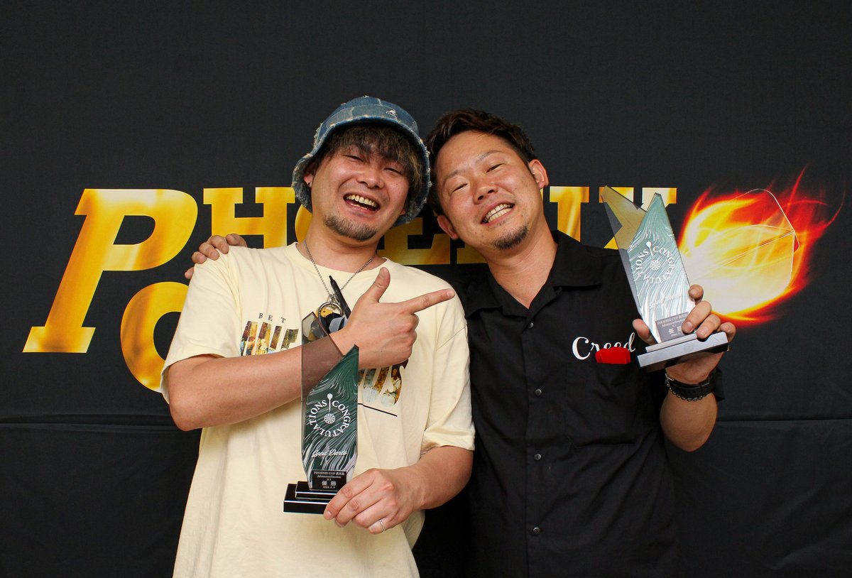 Darts_Topics's tweet photo. PHOENIX CUP 鹿児島
開催日：2024年6月9日（日）
会場：オロシティーホール

◆大会結果：アフタヌーンセッション◆
【D1】
優勝
マツモト ユウタ
【コメント】
うそだろぉ？（元ネタ園田さん）

コバヤシ トモヒロ
【コメント】
簡単じゃ～～ん‼

〈鹿児島県 Creed〉 https://t.co/YsPfPs5scm