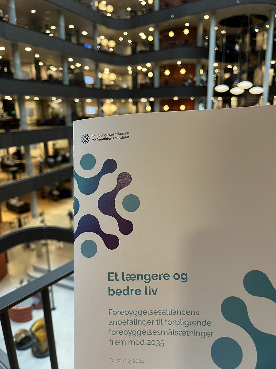 Larsen91N's tweet photo. Afgørende at forebyggelse bliver en forpligtende del af den kommende sundhedsreform. Forebyggelsesalliancen har allerede vist vejen til 10 forpligtende mål frem mod 2035. 
#dkpol #sundpol 

https://t.co/ld0V0zEW1p https://t.co/riKeAoHuB4