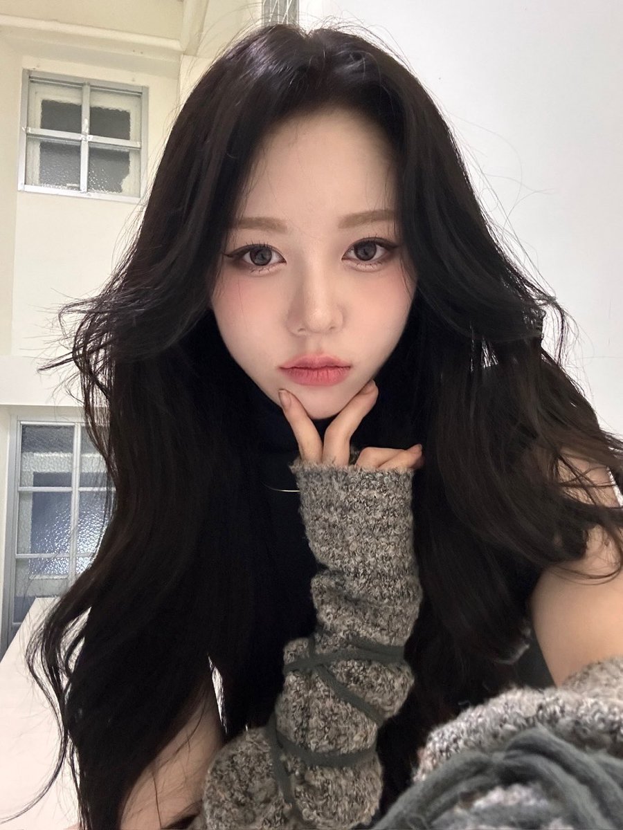 _tripleS2's tweet image. 이 착장 너무 쭈아