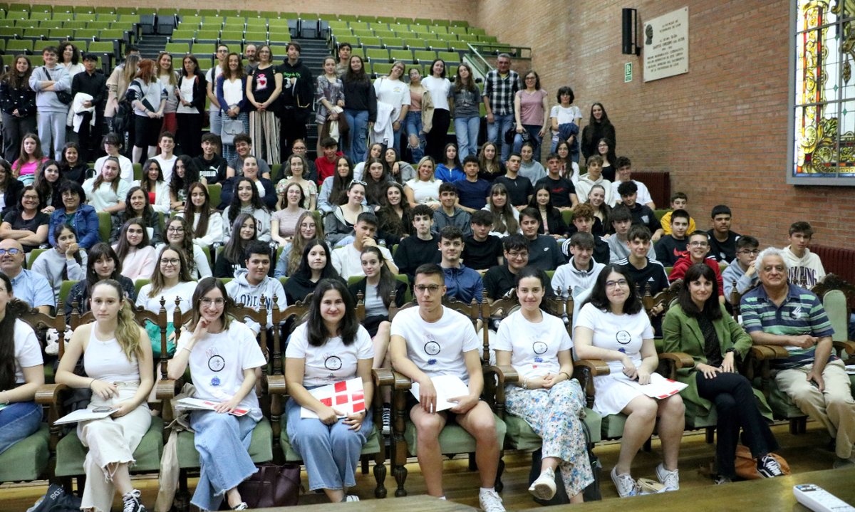 unileon's tweet photo. 🏫📣 201 estudiantes de Secundaria han participado en la sexta edición del proyecto MicroMundo@ULE

La iniciativa de aprendizaje-servicio lanza un mensaje a la sociedad sobre el uso racional de los antibióticos.  

#Unileon #leonesp #universidaddeleon 

ℹ️https://t.co/fscIYvuKLK https://t.co/b1KsTfY7CE