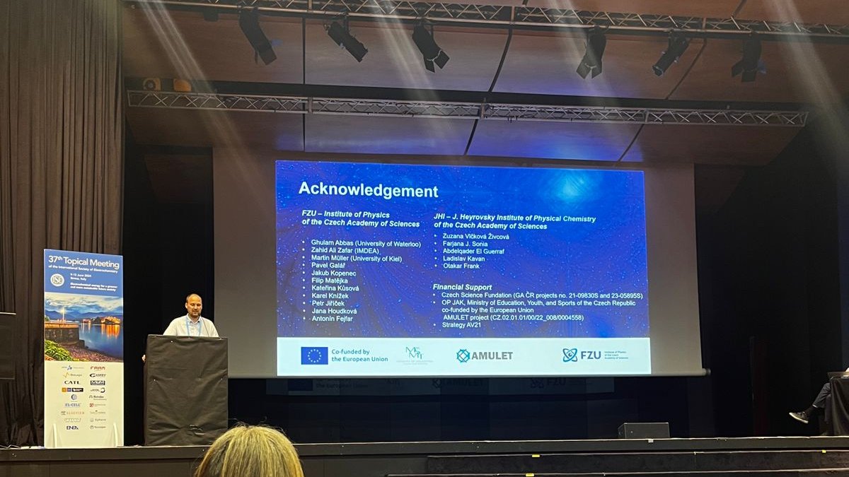 NMS group leader Dr. Jiri just presented at the 37th Topical Meeting of #ISE in Stresa, Italy!  Some updates on fascinating ongoing battery chemistries are shared. #EnergyStorage #Innovation #ISE37 #Electrochemistry