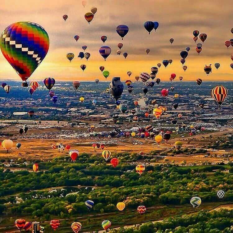 ¡Muy buenos días a todos!
Dicen que una de las tragedias de la vida, es que siempre serás amado más, de lo que jamás sabrás. Por eso hoy, te deseo que vivas cada momento.   Que seas tú, que sonrías, que haya paz en ti y que creas que mereces lo mejor 😃🎉☀️
#FelizMartesATodos