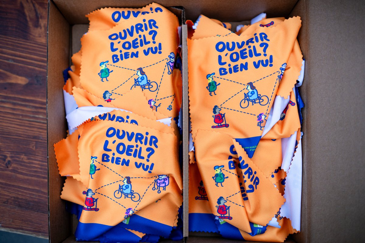 Action de sensibilisation ce matin à #Genève 👣🚲
Avec <a href="/ProVeloGeneve/">PRO VELO Genève</a>, nous avons lancé ce matin notre campagne pour une bonne cohabitation entre vélos et piéton·nes dans les zones partagées.

👉 Plus d'infos: ate.ch/ensemble