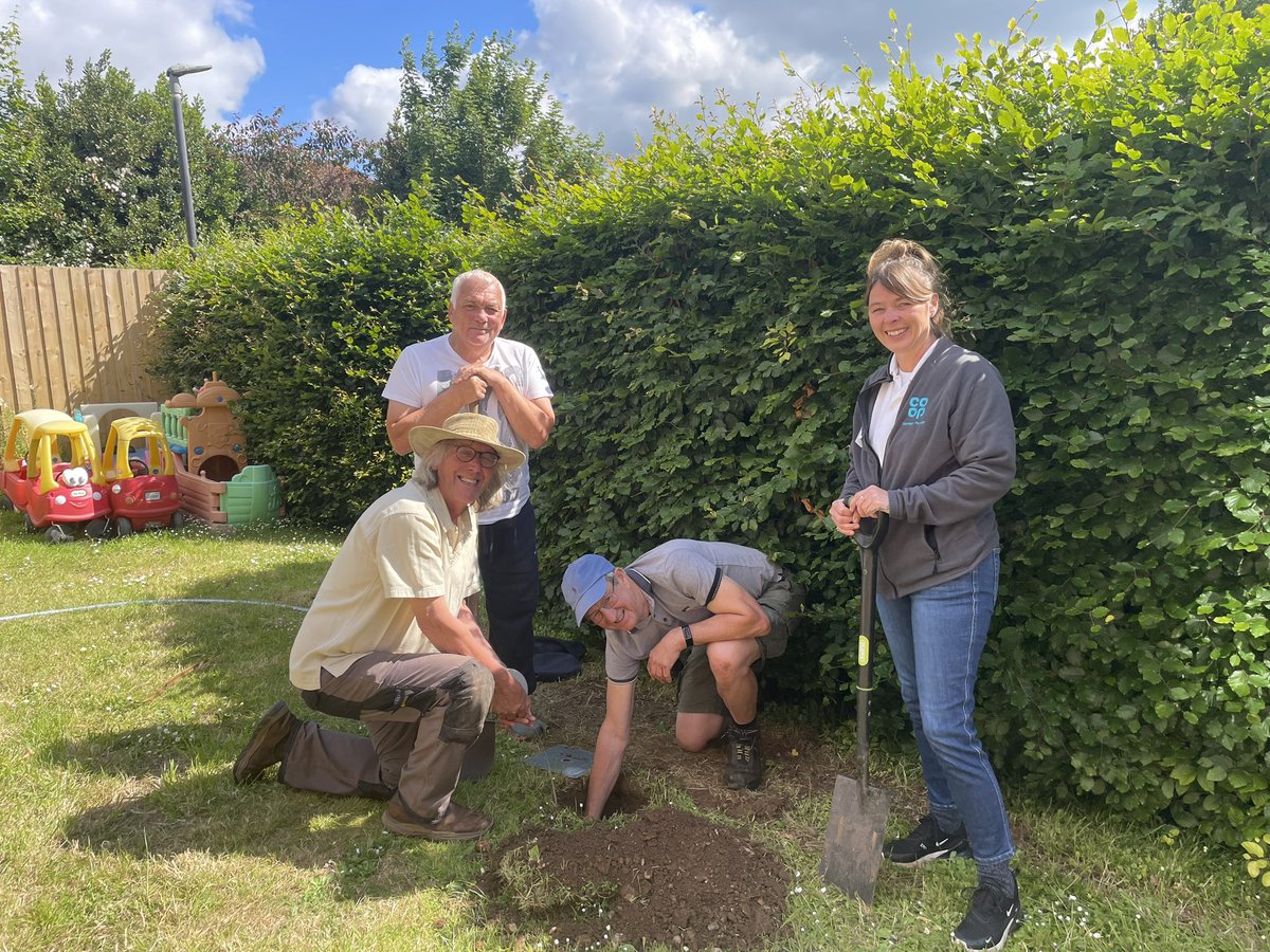ruthlf77's tweet photo. 🌿 This #BigGreenWeek, I had a wonderful tour around Seachange's garden and allotment. Seachange is always open and welcoming to new volunteers. Join in and help create a thriving community garden! 🌱 For more info, contact Katheryn: katheryn.hope@seachangedevon.org https://t.co/DVlOlIuxG4