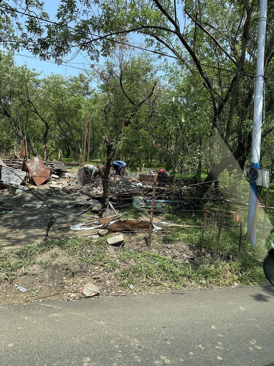 lallnitin's tweet photo. @PMCPune Unauthorised construction in the NIBM Green belt opposite to Clover Highlands Housing society and adjacent to Dorabjee Super market. An immediate demolition needed. By which date can you take action ? https://t.co/G5QF1X87rS