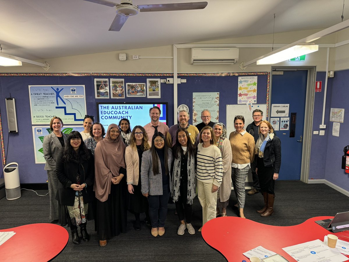 teachwithShab's tweet photo. Another #educoachmeet and this time I got to present! I spoke about neuroleadership and wellbeing, specifically @davidrock101’s SCARF model 🧣. Definitely feeling inspired and nourished professionally. Thanks to @stephygsalazar ,  @markp_bennett , @NatashaLMercer for organising! https://t.co/Fnrkpk6YR7