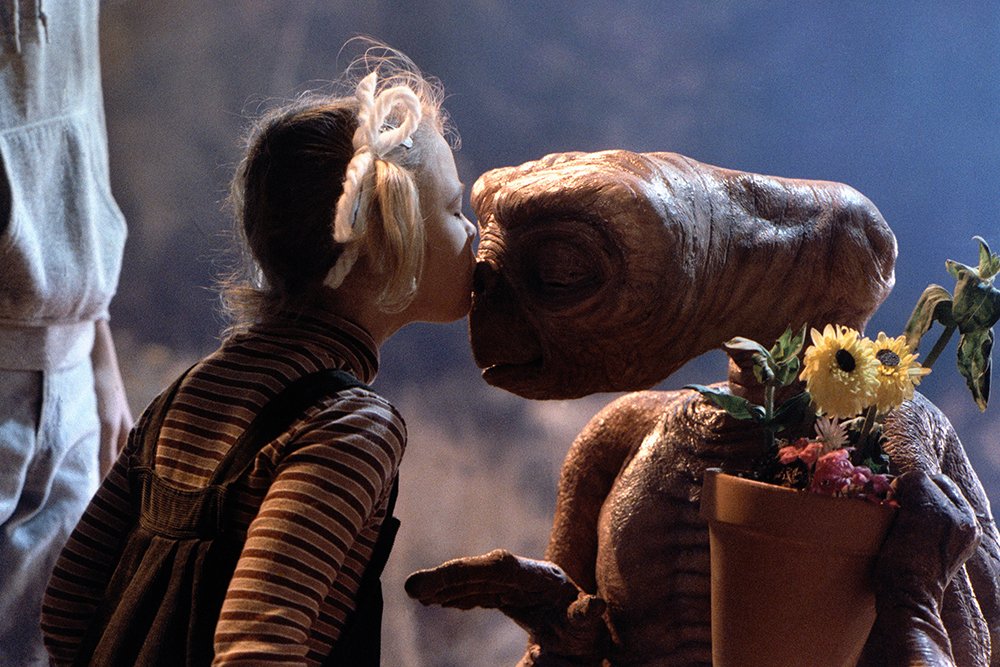 jonathancyfer's tweet photo. OTD 2004 The Chronicles of Riddick debuted OTD 1993 Jurassic Park debuted #OTD 1982 E.T. The Extraterrestrial was first released theatrically OTD 1969 The Valley of Gwangi debuted #SciFi #popcuture #sciencefiction #trivia #history #films #cinema #movies #classics https://t.co/GD3vvZy7rM