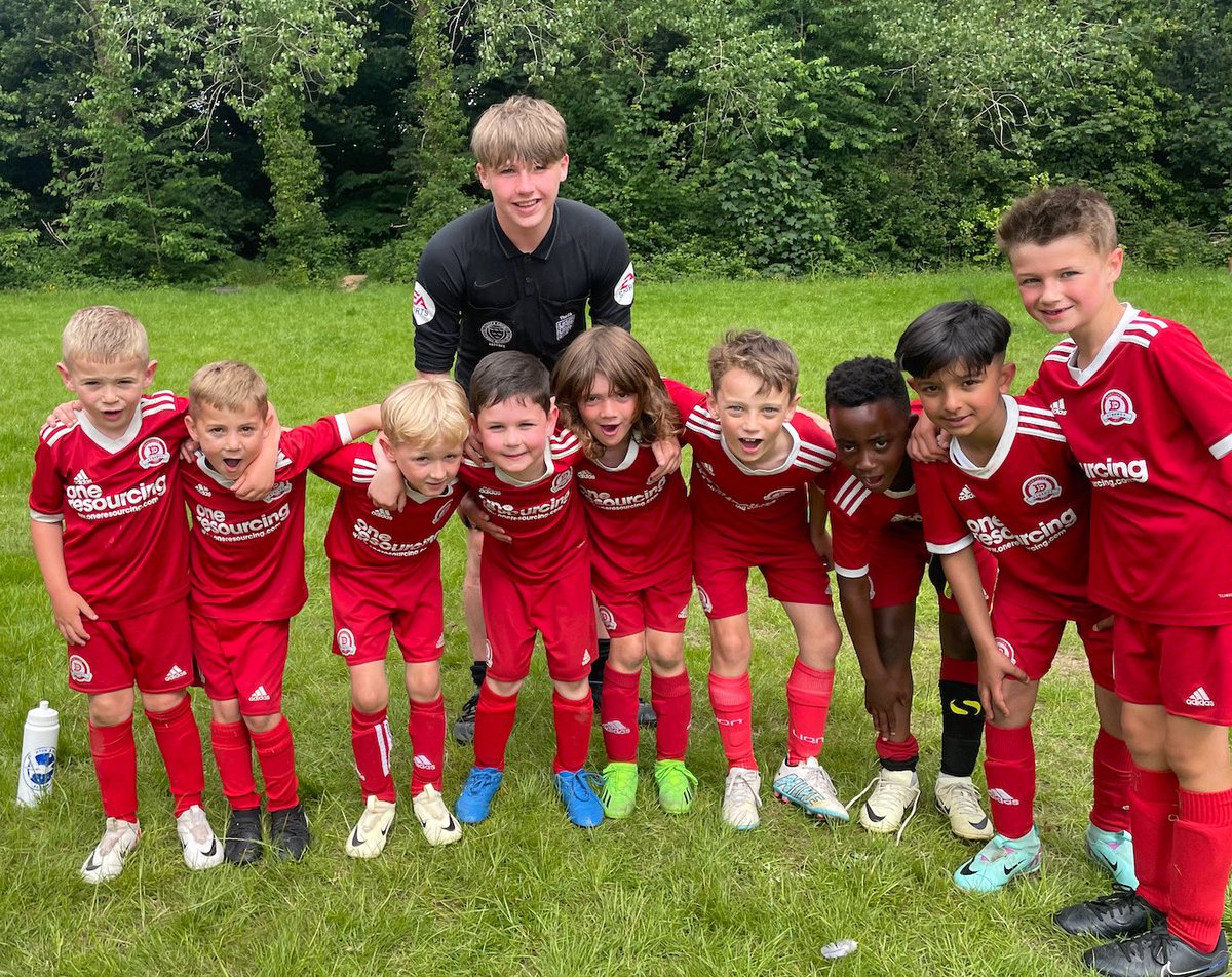 Teamgrassroots_'s tweet photo. What a great scheme for young referees !
#youngreferee #norefnogame
#Shoutout to young Worthing Dynamos referee Ethan as a trainee referee last year and now.
The club put forward a few young trainee refs each season at under 14 and sponsor their course fees, so in return for covering our tournament and 4 matches they get qualified for nothing - great scheme and pathway!
Look at the aspiration on the face of the young player next to him on the first image.
This is what its all about, he was playing there at that age once.
#GrassrootsFootball #TeamGrassroots #GRF