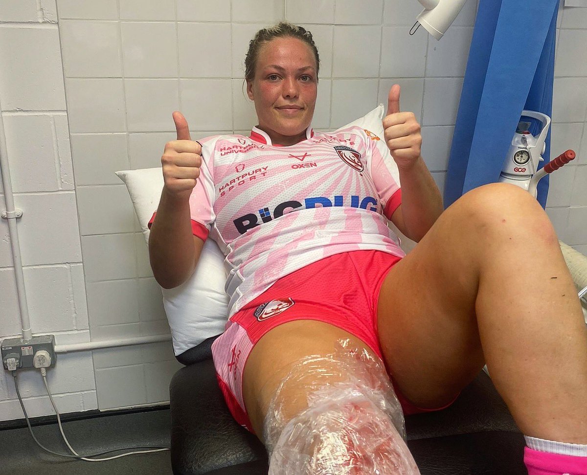 Thumbs up if you’re having your new ACL a week today 👍🏽✨

Looking forward to starting the rehab journey💖