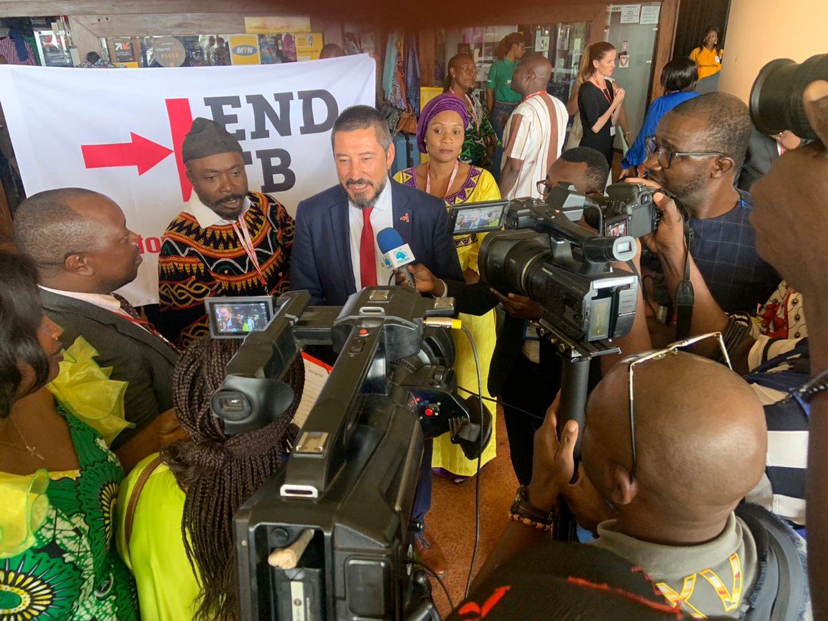 📍Ouverture ce matin à Yaoundé 🇨🇲 de la réunion régionale @StopTB « Faire progresser la communauté, les droits et le genre pour une riposte équitable à la tuberculose🫁 en Afrique francophone ». 🚩En dépit des progrès, la situation demeure critique. 🔄Nous y reviendrons✍🏾