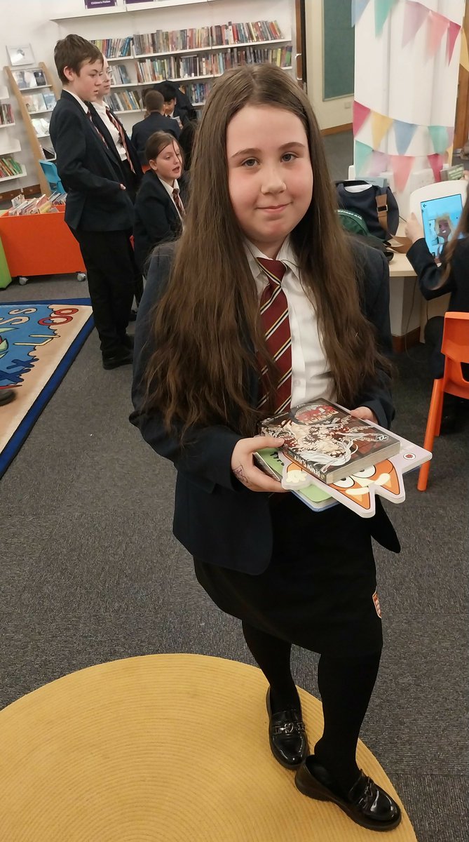 PATKingsSchool's tweet image. Year 7 students have thoroughly enjoyed their trip to Pontefract library to explore what&apos;s on offer! They&apos;ve all had the chance to join the library for FREE, borrow some books, and have even enjoyed a game of chess! #ReadingForPleasure #BeKings #PontefractLibrary @WFlibraries