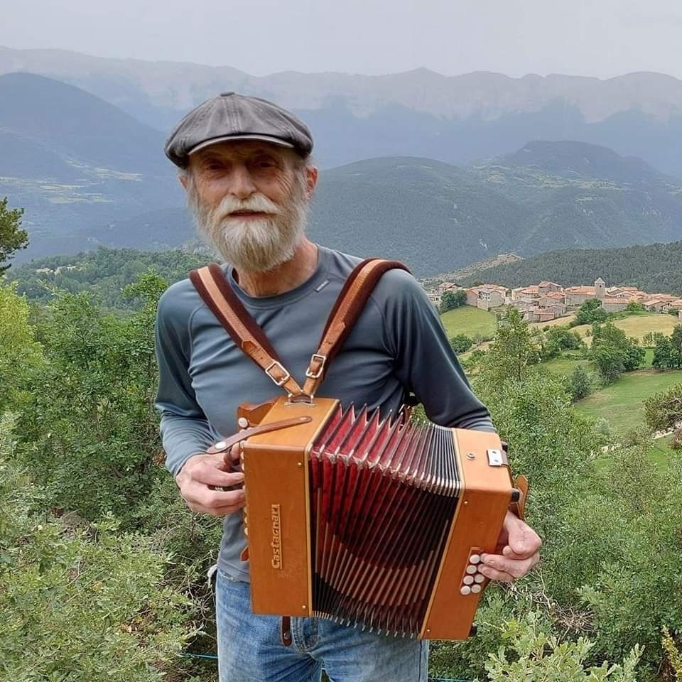 🎶 Cantades tradicionals

Vine a cantar i aprendre cançons tradicionals amb el Pep Lizandra.

📝 Dimecres 12 de juny a les 20:00 hores a l'Ateneu de l'Alt Urgell.
