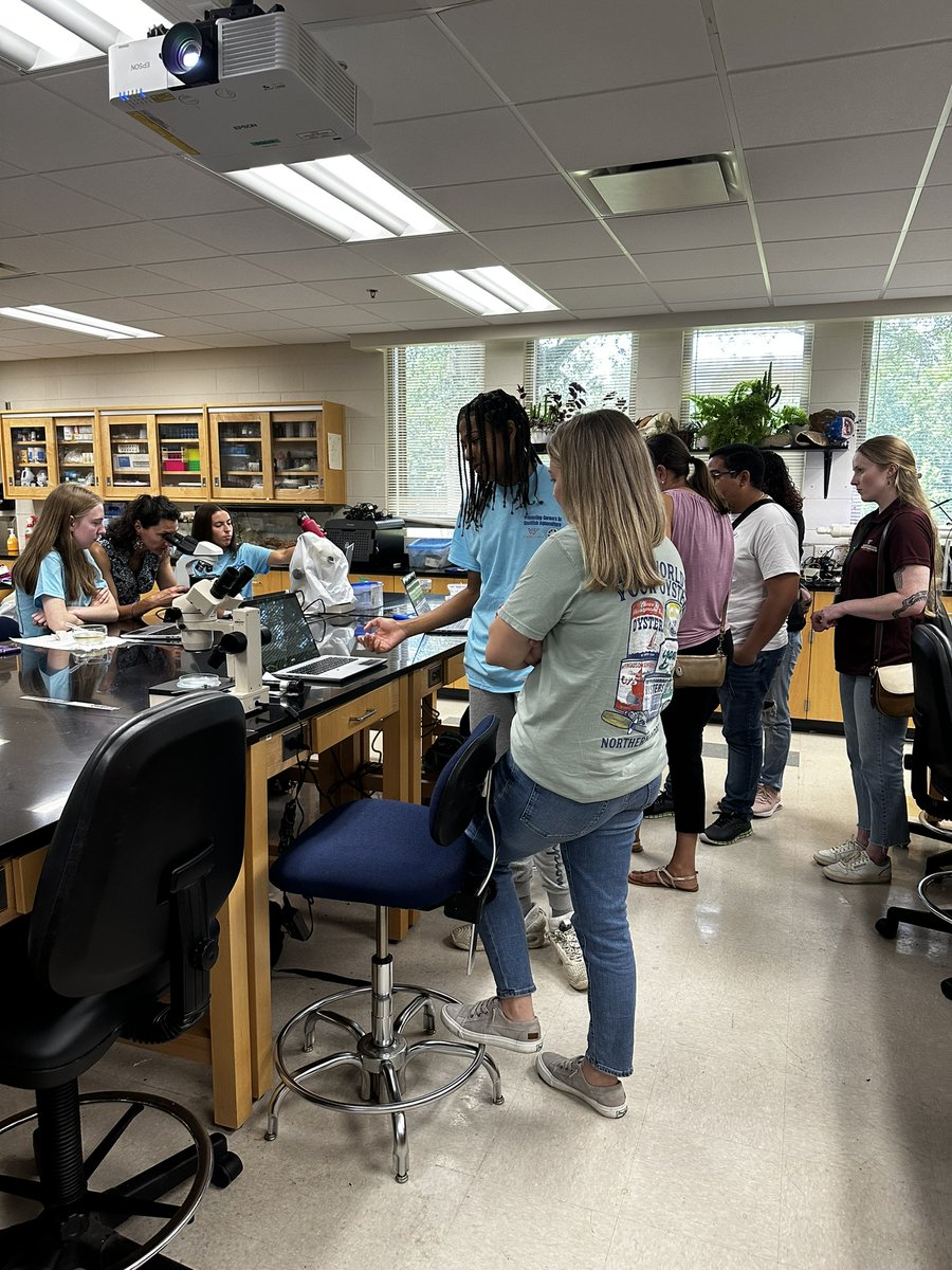 GOVirginia6's tweet image. The @VTCECE Promoting Careers in Aquaculture Project held the first of two S.P.A.T. Open Houses this past Friday at RCC Warsaw. The next open house will be at the RCC Glenns campus June 14th with students from the Middle Peninsula. To learn more visit loom.ly/JEBnQ2g