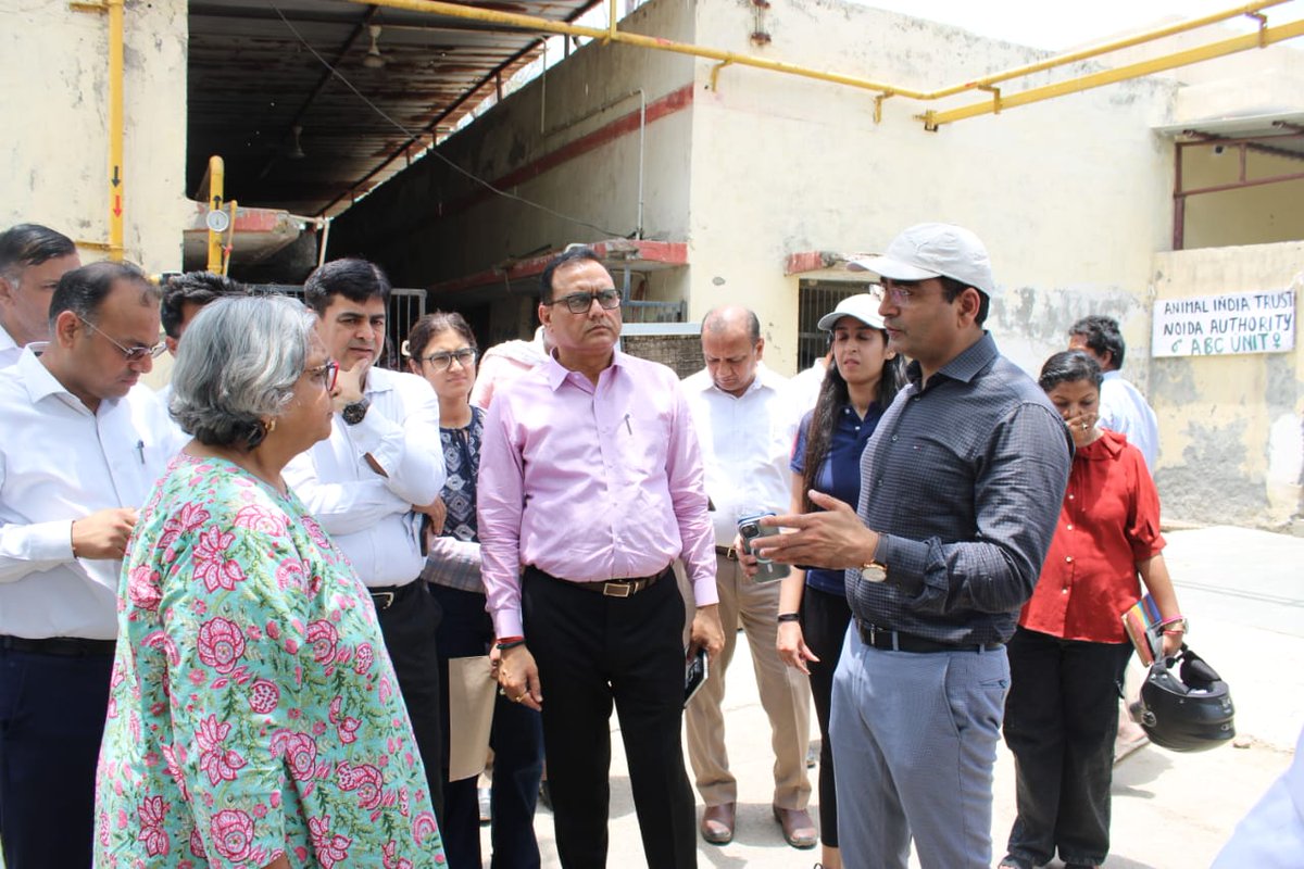 noida_authority's tweet photo. आज प्राधिकरण के अपर मुख्य कार्यपालक अधिकारी श्री संजय कुमार खत्री जी के द्वारा सैक्टर 94 स्थित एनिमल शेल्टर होम का निरीक्षण किया गया। https://t.co/4bhRKEhViu