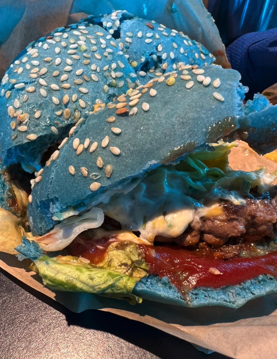 Paralelo20's tweet photo. #DiadePodcast🎧
¿Imaginas comerte una hamburguesa azul o despertarte en Marte?
En @Futuroscope_ES todo es posible ya q es todo imaginación e innovación
Escucha o que más gustó de este increíble parque temático 
Escucha ▶ https://t.co/pnBAxxhF4y
@ExploreFranceES https://t.co/qaQMYUai3I