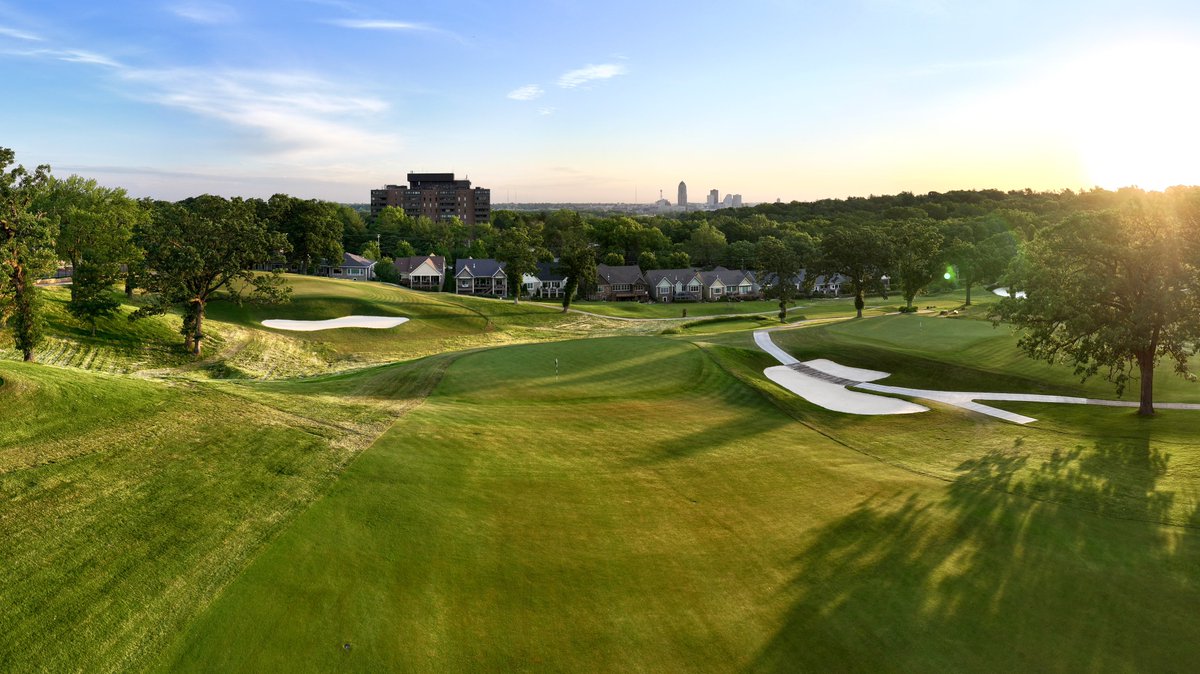 dgblum's tweet photo. Historic Wakonda Club in Des Moines, Iowa shining, post-restoration. 
@WakondaClub @wakondagrounds @TylerRaeDesign @JimRyanGCDesign https://t.co/HqGENbviCj