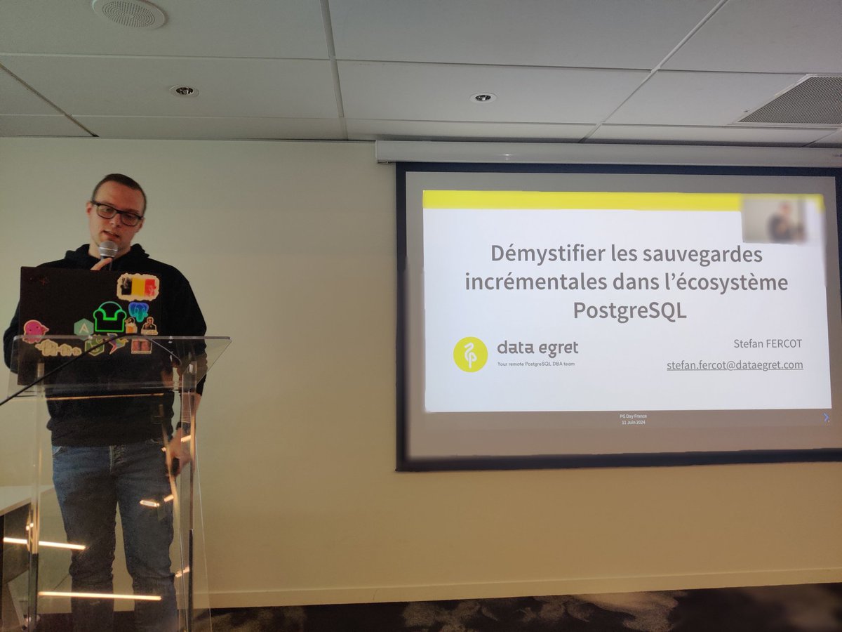 Postgres 17 est arrivé et inclus la possibilité de faire des sauvegardes incrementales. <a href="/pgstef/">Stefan Fercot</a> démystifie tout cela sur la première session.

#pgday #postgresql