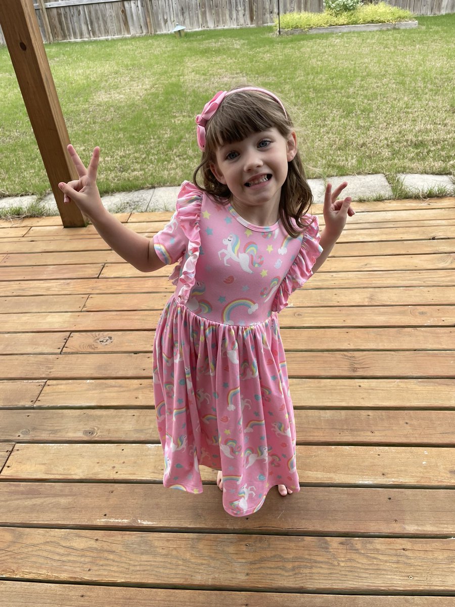 TexasSports1015's tweet photo. My daughter goes back to St.Jude today. Please be in prayer all scans return clear. #HAILEYSTRONG https://t.co/osd5pL08ZD