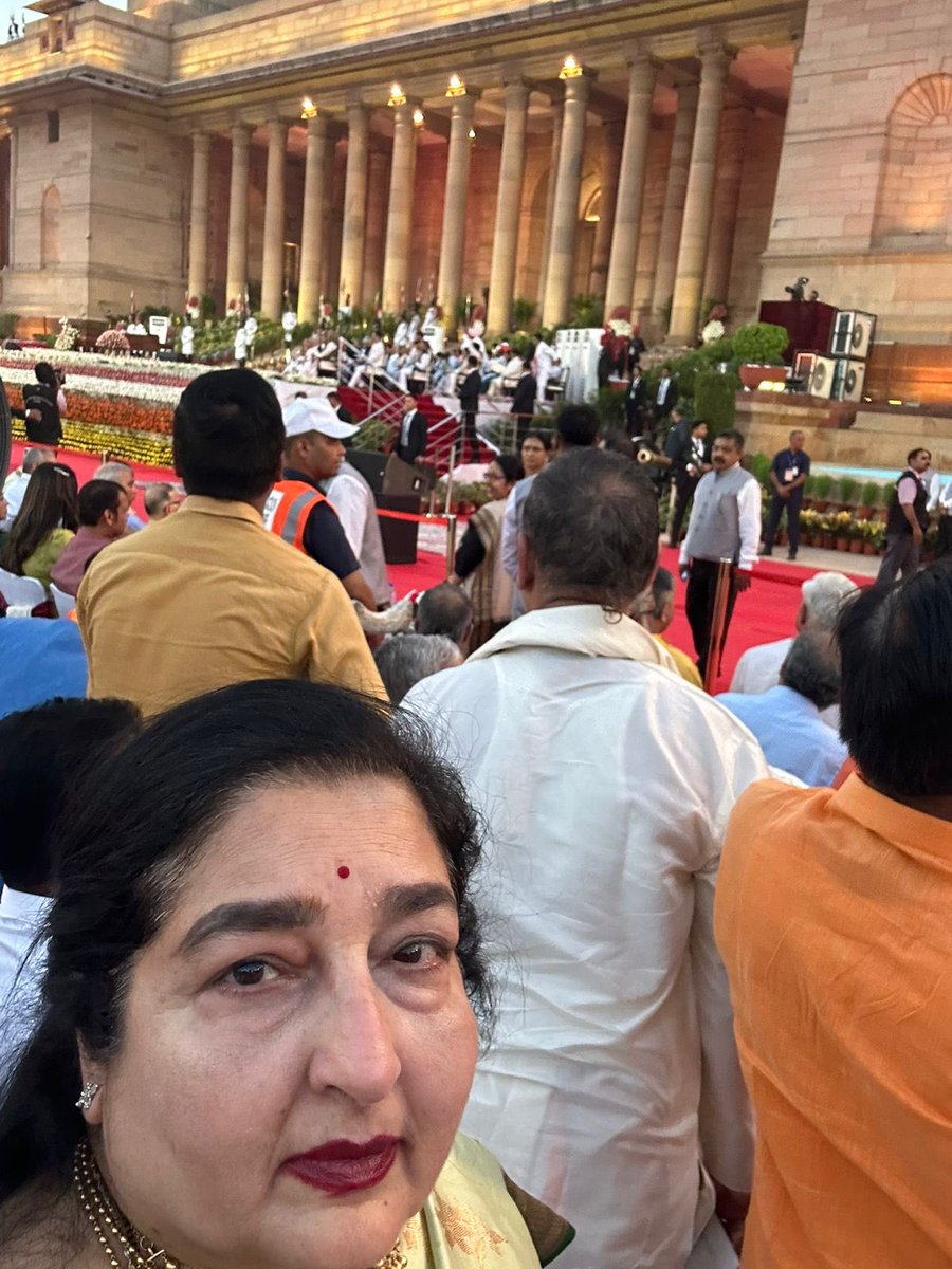 Anuradha Paudwal Official tweet media