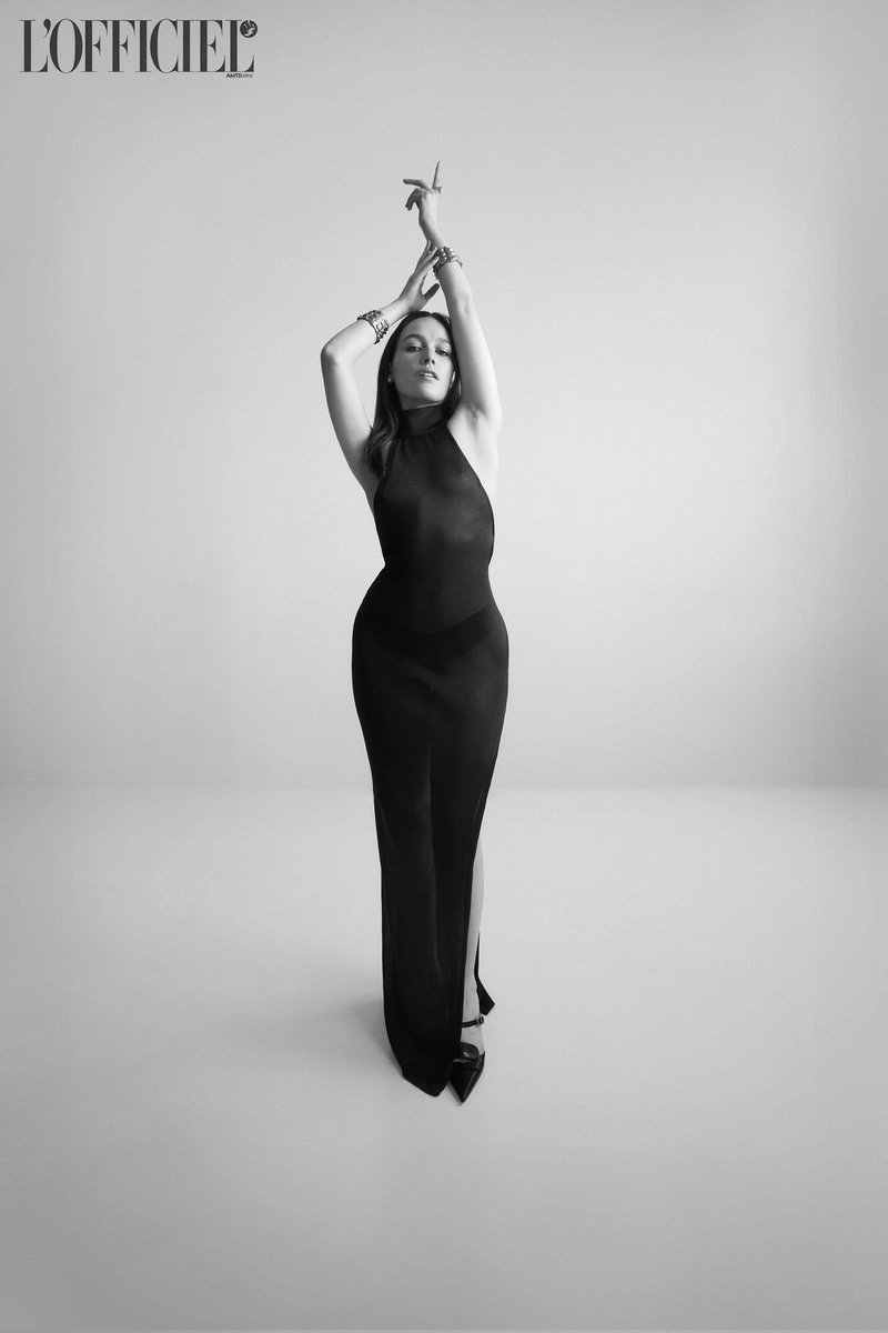 PortalVPedretti's tweet image. Victoria para a L'OFFICIEL.