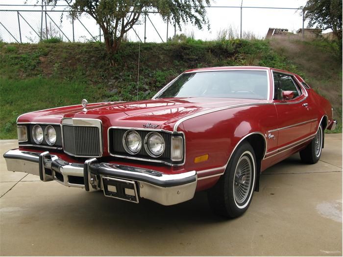 IDKWTFIGORN's tweet photo. @solomonmissouri 1976 Cougar XR7. Friends called it the mosquito killer because it smoked so bad. https://t.co/4zypRhMapd