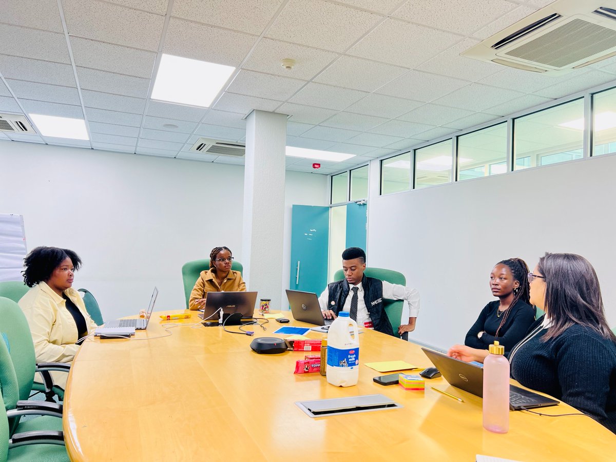UNDPNamibia's tweet photo. After a vibrant youth engagement on 22nd May 2024, with the Prime Minister, @UNDPNamibia and @ayonamibia are now planning for the year ahead to achieve the SDGs. #YouthEmpowerment #UNDPNamibia #AYONamibia https://t.co/9r9LHDJoL6
