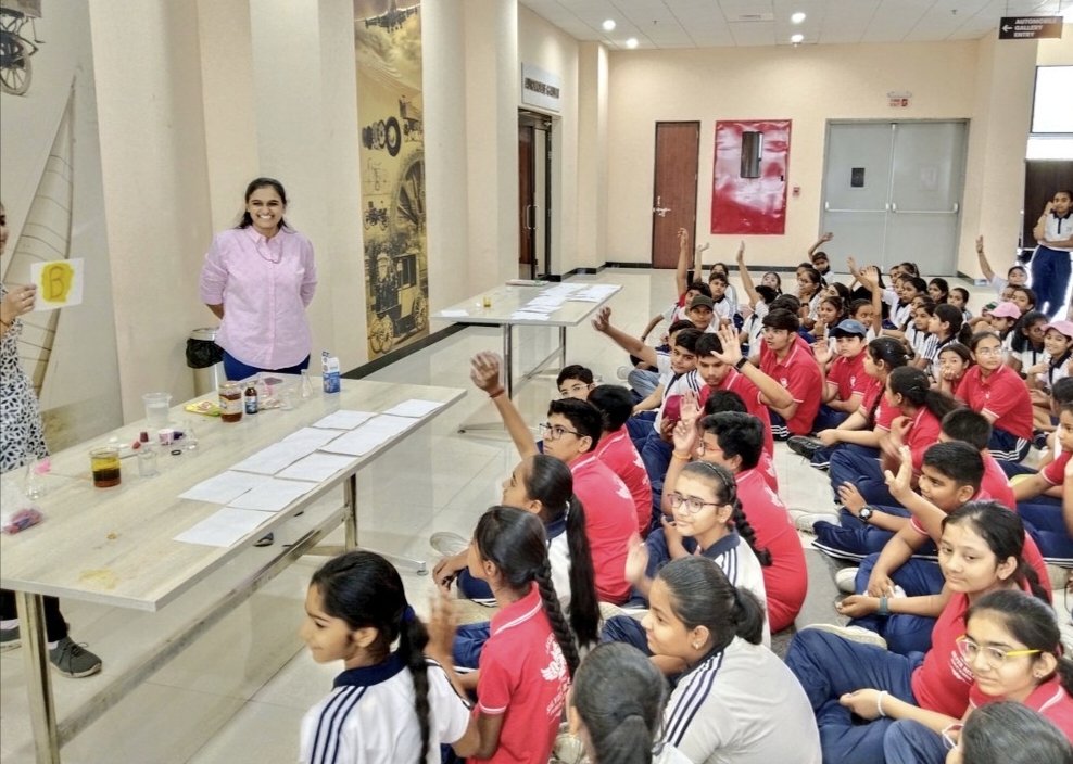 AniketVegad's tweet photo. #ScienceMuseums are stocks of #Artifacts, but #ScienceCentres show manufactured #Models and #Exhibits. #ScienceCentres are public #ScienceLaboratories that enable the public to try everyone knows that the best way to Teach #Science is by seeing and doing #Experiments https://t.co/9oUm3OIfvC