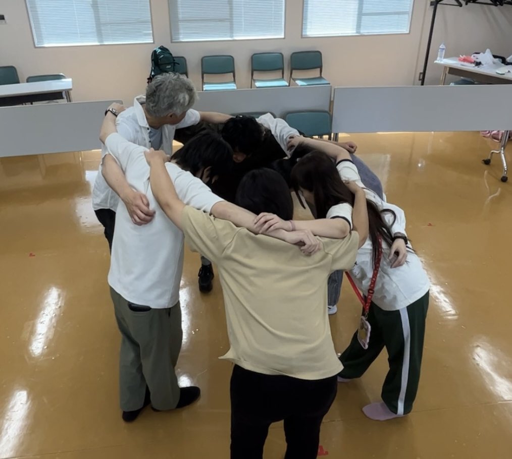 AN_actress2's tweet photo. #演劇集団AN 

舞台【ピクニック】
最終稽古でした！！！！！
円陣も組んで気合い十分！！

明日は劇場入り！
まだまだご予約お待ちしています！！✨ https://t.co/Ak2xVD9EG8