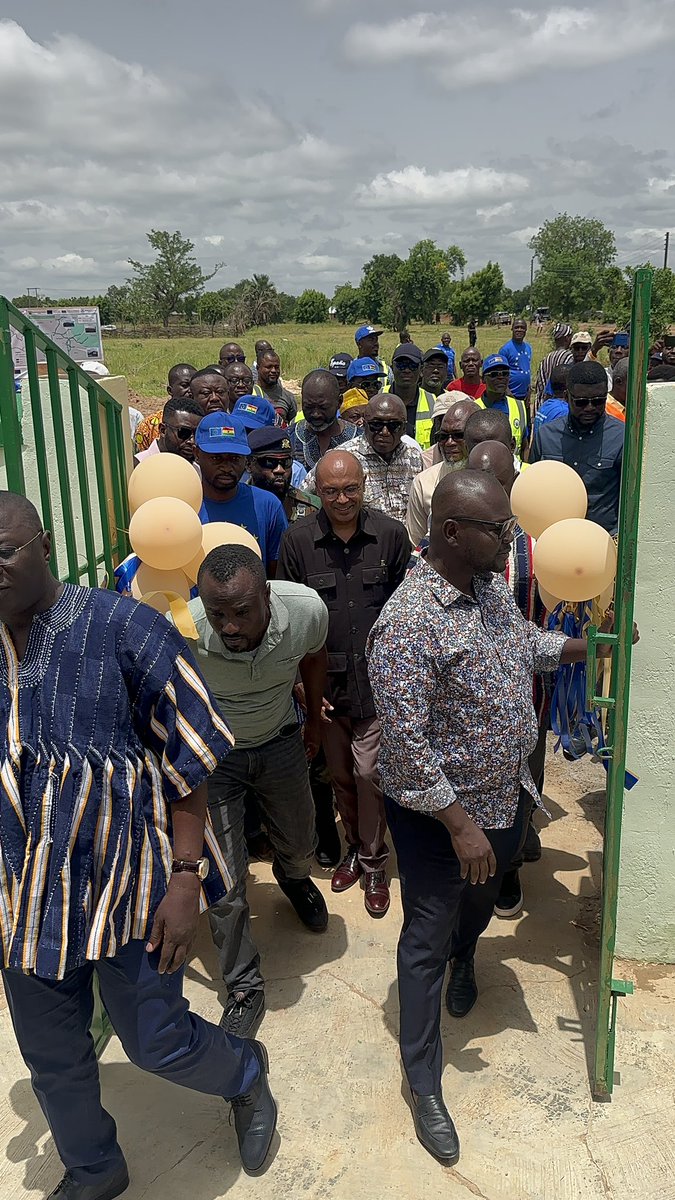 KobbyKyei_'s tweet photo. Kobby Kyei News is live in the Upper West Region, specifically in Wa, where we’re witnessing the unveiling of a newly renovated and constructed solar-powered mechanized borehole at the DAKYIE COMMUNITY-BASE HEALTH PLANNING SERVICES (CHIPS) compound. This impressive project is made possible through funding from the European Union ( @EuropeInGhana ) , aiming to enhance access to clean water and improve healthcare services for the community.

EU ambassador to Ghana @IrchadR 👏🇬🇭🇪🇺

#OnlineJournalist