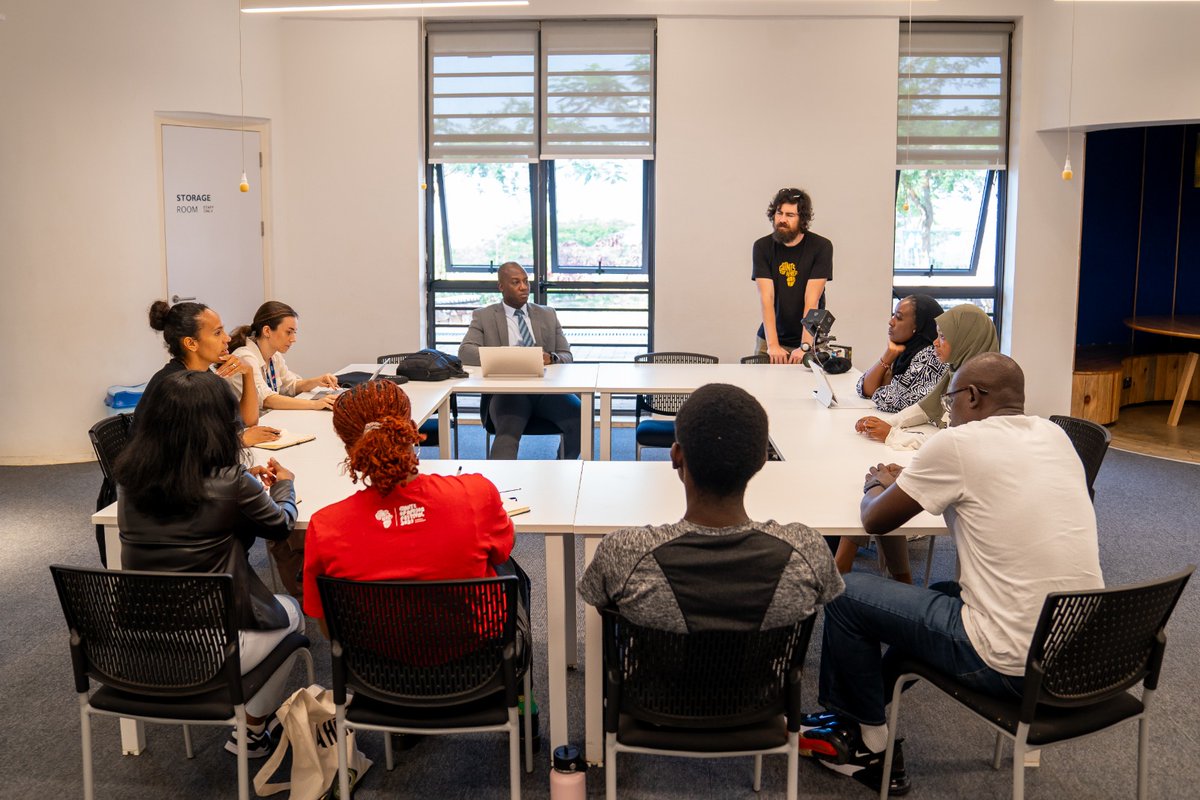 alubusiness's tweet photo. Thrilled by the inspiring visit of @GiantsOfAfrica to our campus!
Packed with enlightening discussion and shared wisdom, their journey perfectly illustrated the dynamic link between leadership and sports.
#ALUSB #GiantsOfAfrica #Empowerment #Leadership https://t.co/Agl1yESvw2