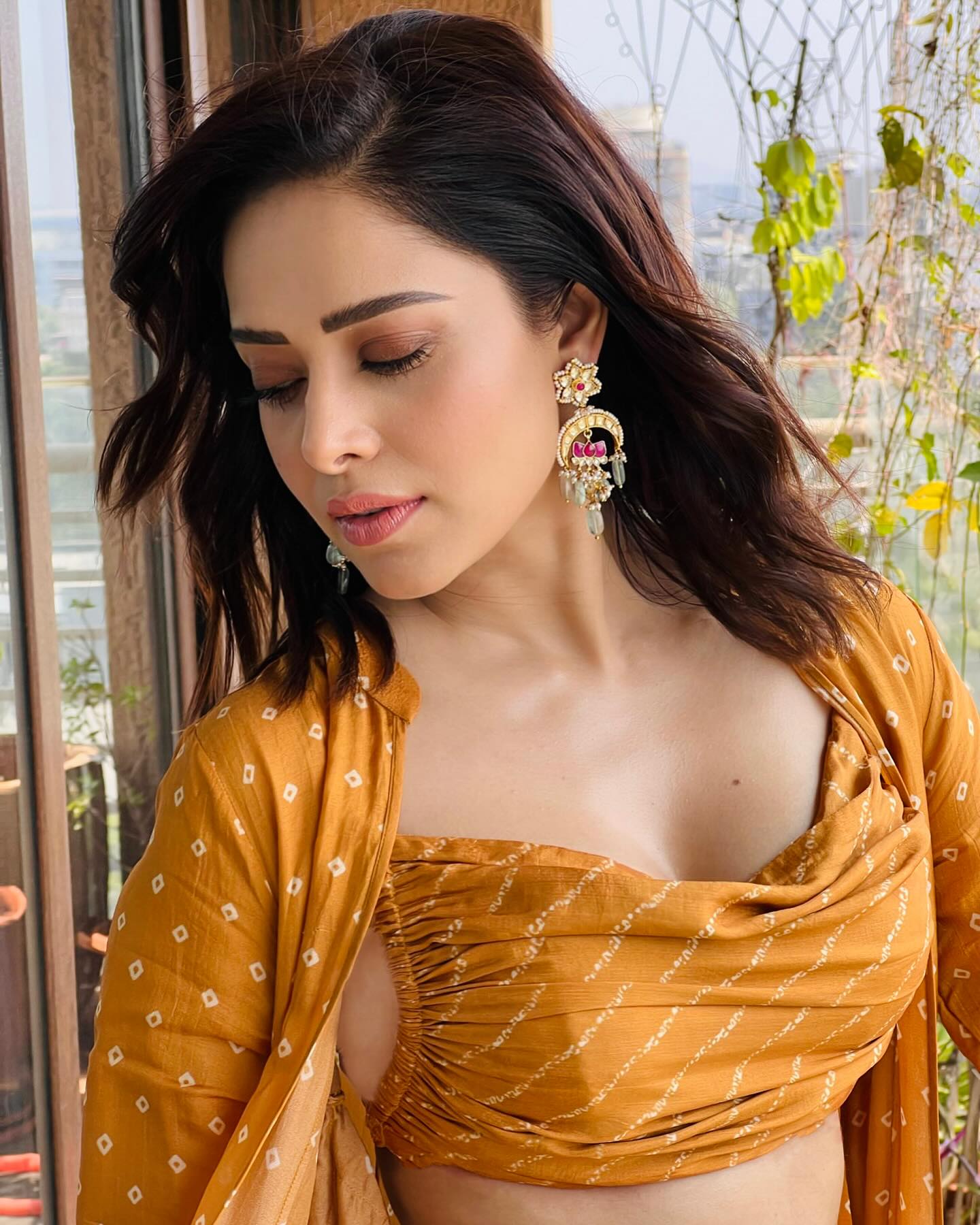 GPyykHQakAAwJex?format=jpg&name=large