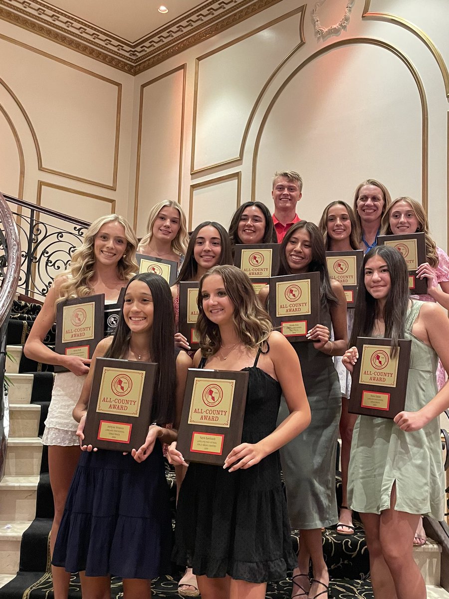 lancer_track's tweet photo. Congratulations to all of 1st Team All County Athletes! What a great year these girls had- you make us all so proud! And Congratulations to our Captain, Alexa Goll, for your Athlete of the Year Nomination! https://t.co/IdEEgAno2L