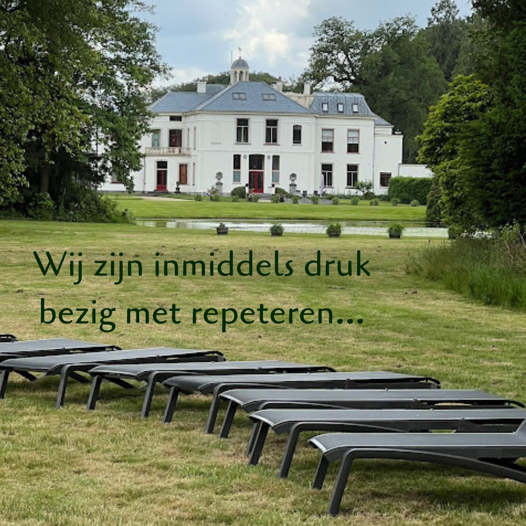 TheaterGroen's tweet photo. Wij zijn 'druk' aan het repeteren op #Eyckenstein. 🛌🏰🎭Ben je er ook bij? Vanaf volgende week spelen wij hier #Zomergasten! Meer informatie en ticketverkoop: https://t.co/fTXo8H8Q7s https://t.co/akACcj9Vxn