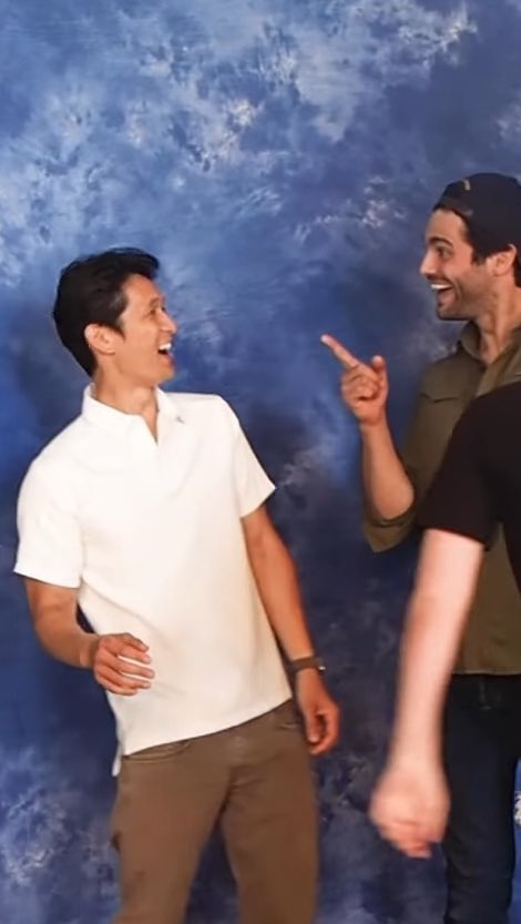 Shumdariopower's tweet image. How the hell , how pass so far two year of that moments !!?! On that year them did it just one con together and that were full so good moments ❤️❤️🥹
#thos4 
@MatthewDaddario @HarryShumJr