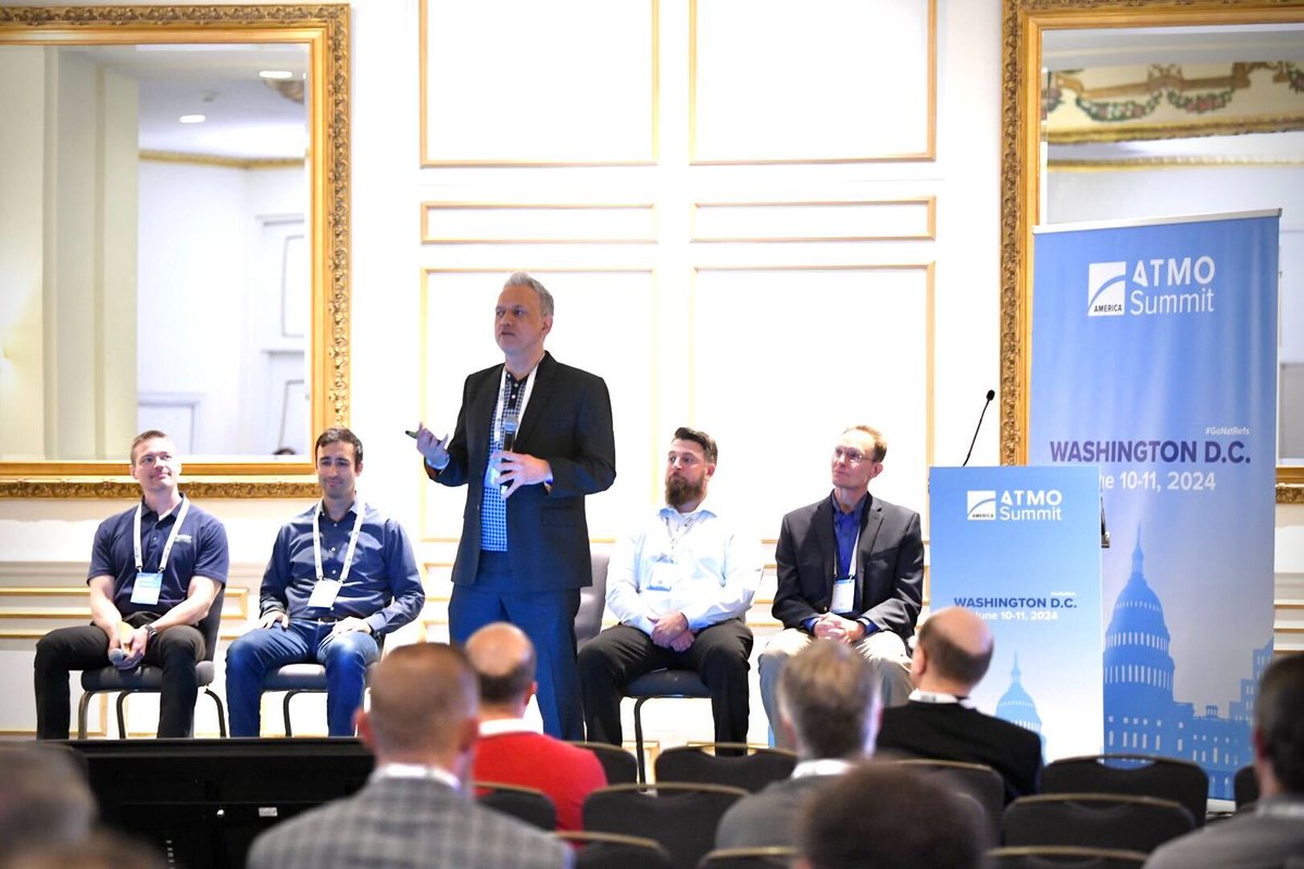 shecco's tweet image. Case studies presented by leading manufacturers, about commercial and industrial applications of natural refrigerants. ❄  (Refrigeration Case Studies - Part 3)
More info: linkedin.com/feed/update/ur…

#GoNatRefs #ATMOAmerica #ZeroZone @AxiomCloudInc @veic @RatioInstitute