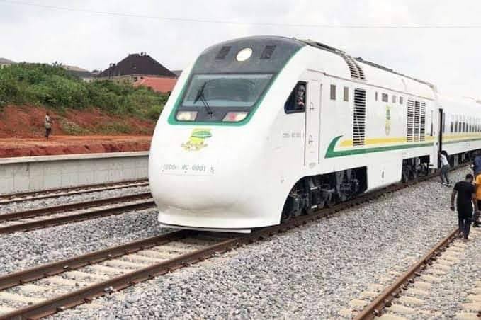 The Kaduna-Kano train service is set to begin operating in the first three months of 2025, as revealed by Fidet Okhiria, the Managing Director and Chief Executive Officer of the Nigerian Railway Corporation, NRC.

During a visit to the Rigasa Train Station in Kaduna, Mr. Okhiria