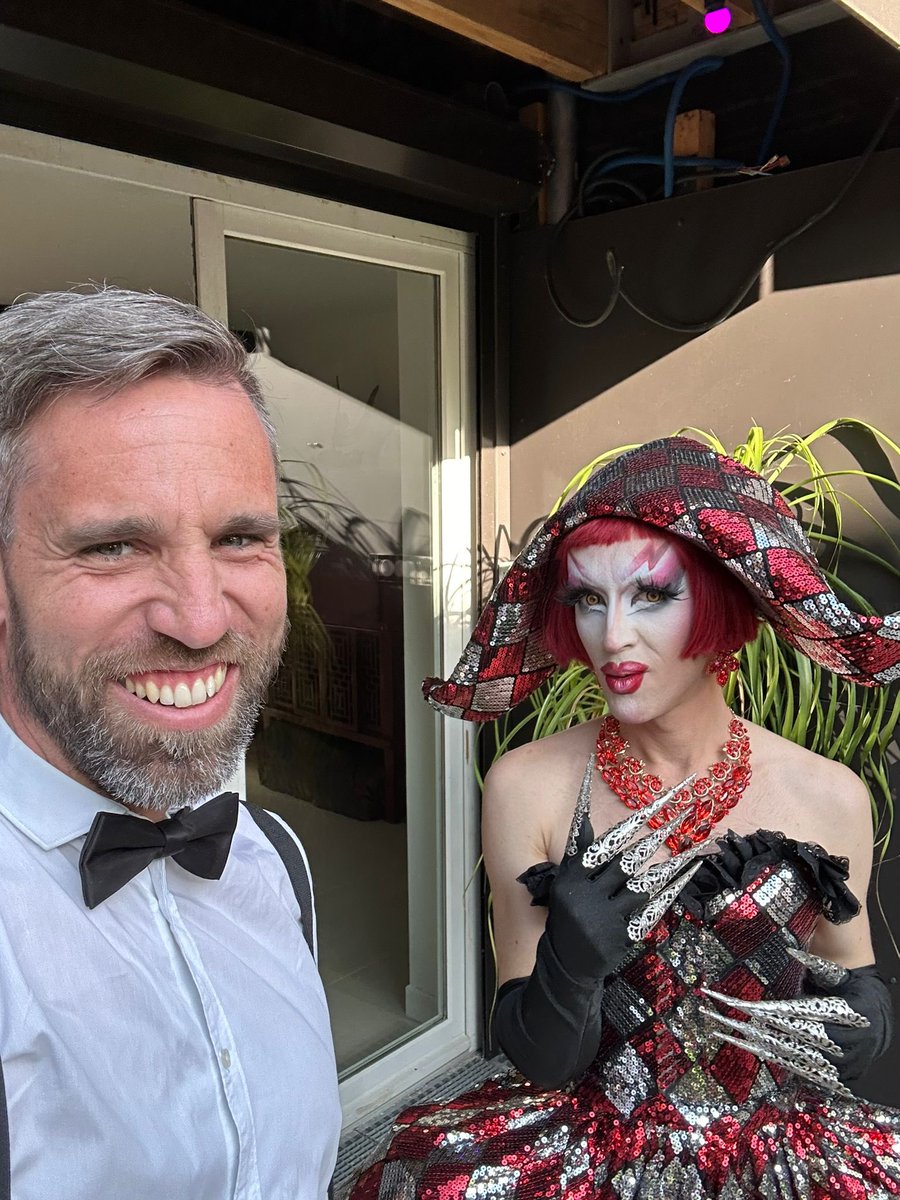 BuffinVincent's tweet photo. Pour vous changer les idées! 
Venez donc écouter notre @Gregoire_Ichou en Élysée Moon avec le Quatuor Improbable aux Poussières d’Aubervilliers (1 rue Sadi Carnot) à 20h le 4 juillet.
Musiques de crooners au programme, hâte de vous y voir nombreux ! Faites tourner 🙏🙏🙏 https://t.co/0aD07Q2caH