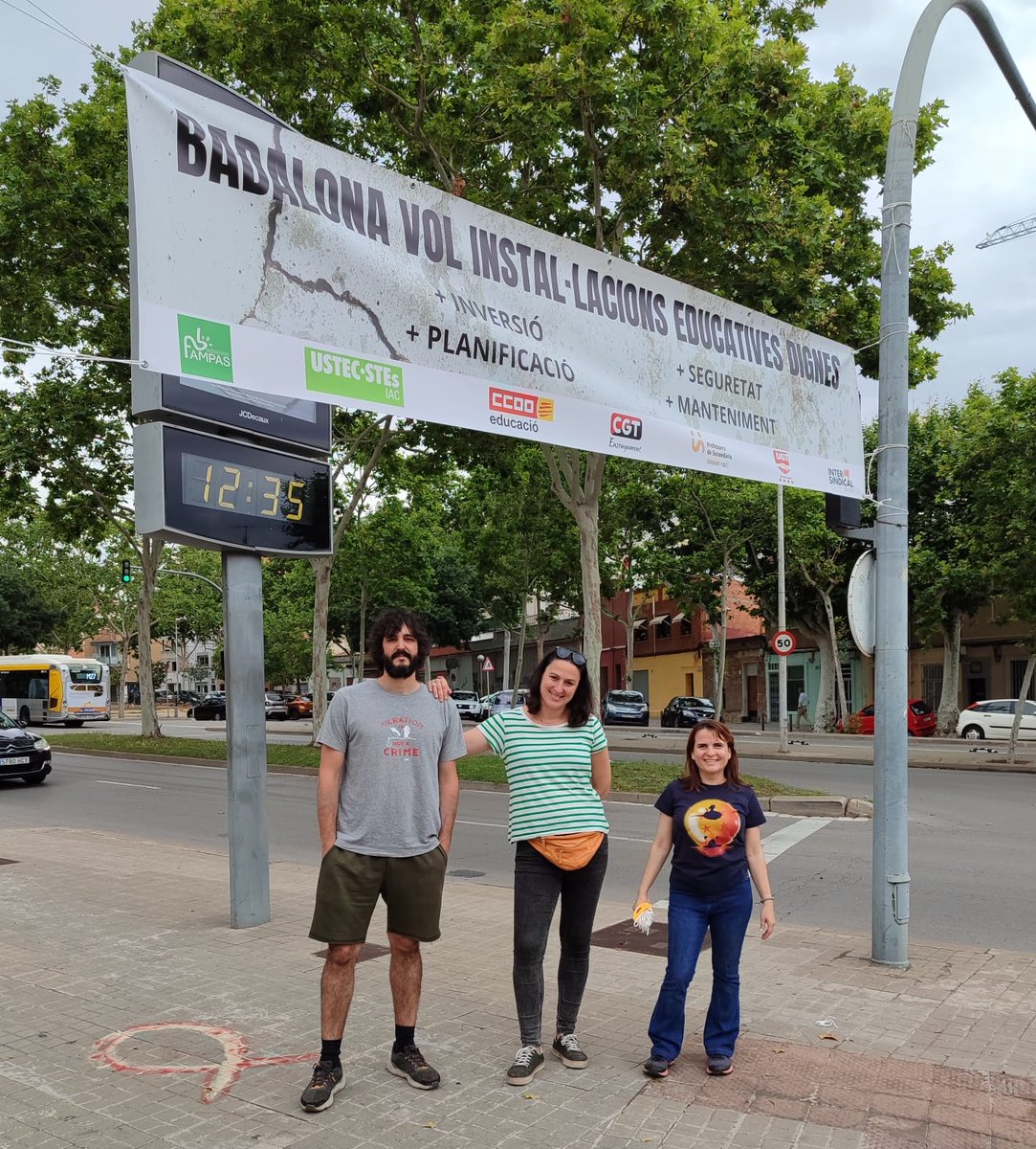 USTEC_Barcelona's tweet photo. Continuem fent difusió de la campanya 'Badalona vol instal·lacions educatives dignes'
+ Inversió
+ Seguretat
+ Planificació
+ Manteniment
Una campanya que va començar a finals de gener i que continua reivindicant la necessitat de treballar i estudiar en condicions dignes👇🧵 https://t.co/hCzHINbgXG