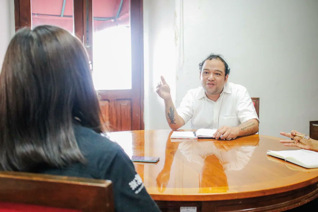 WalMtzOlvera's tweet photo. El día de ayer tuvimos una interesantísima entrevista con nuestros amigos de #PROVEER 👌🏼,quienes están documentando los importantes avances de Veracruz en materia de atención a la población más vulnerable 👨👩👦👦✨
#TransformamosBienAVeracruz
#MeLlenaDeOrgullo
#Proveer
@VerSEDESOL https://t.co/JX1KqRtmX2
