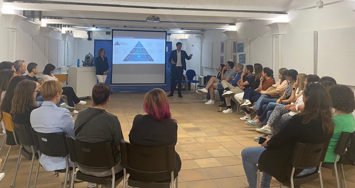 Avui hem celebrat una jornada de cohesió interna i de millora contínua de l'equip de la Direcció de Clients d'<a href="/AiguesSabadell/">Aigües Sabadell | #MésQueAigua</a> i <a href="/GrupCASSA/">CASSA</a>. El nostre objectiu és prestar un servei d'excel·lència, millorant els nostres procediments i posant les persones al centre. #implicats